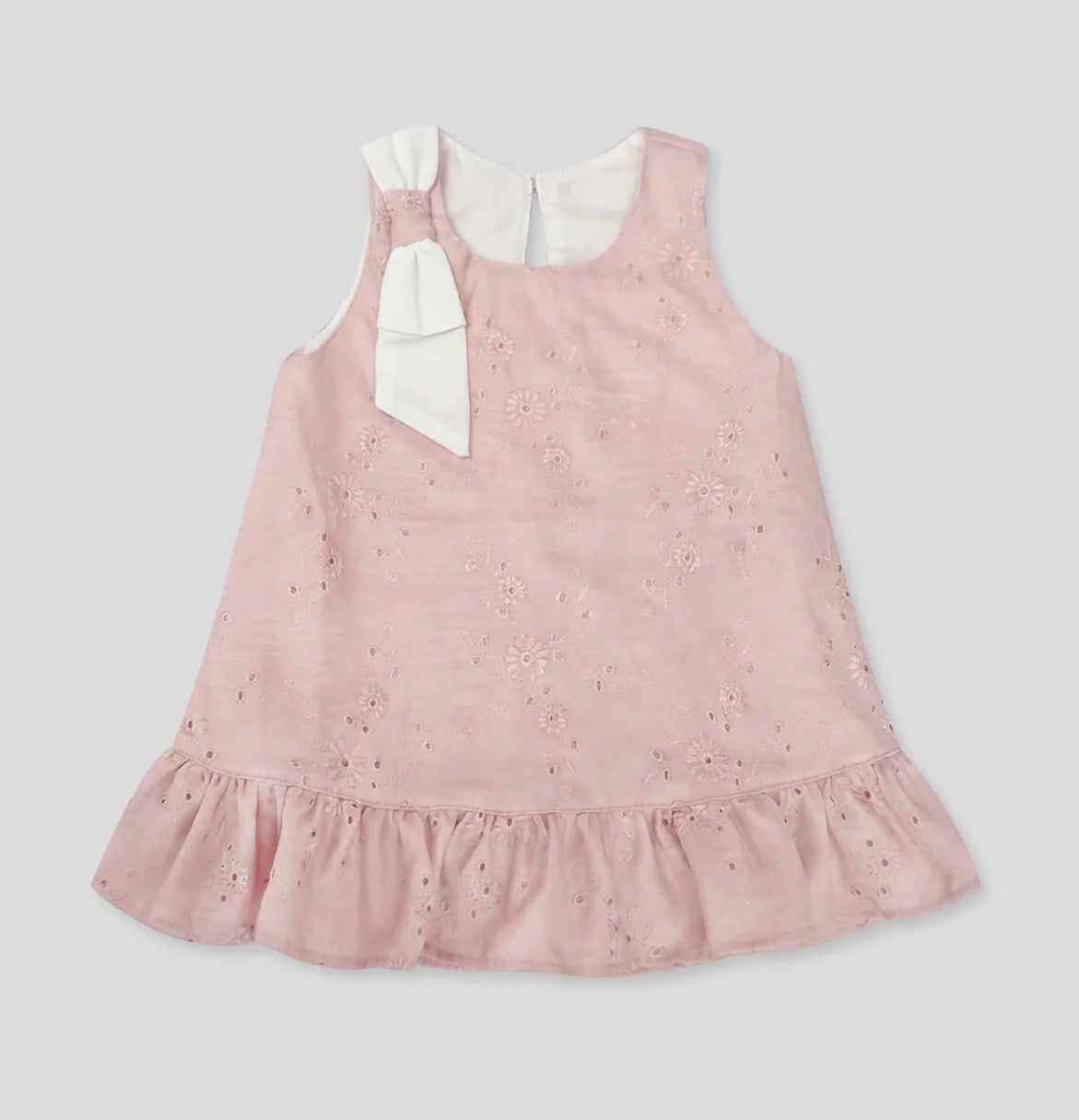 VESTIDO ROSA CON LAZO BLANCO EN EL HOMBRO